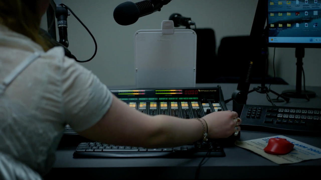 Aakashwani Bharat Bhavan and how use Access Radio to connect with others and their communities.   Support and listen at 106.1FM   This video is made in collaboration with the Community Film Challenge by filmmaker team Kanvas 